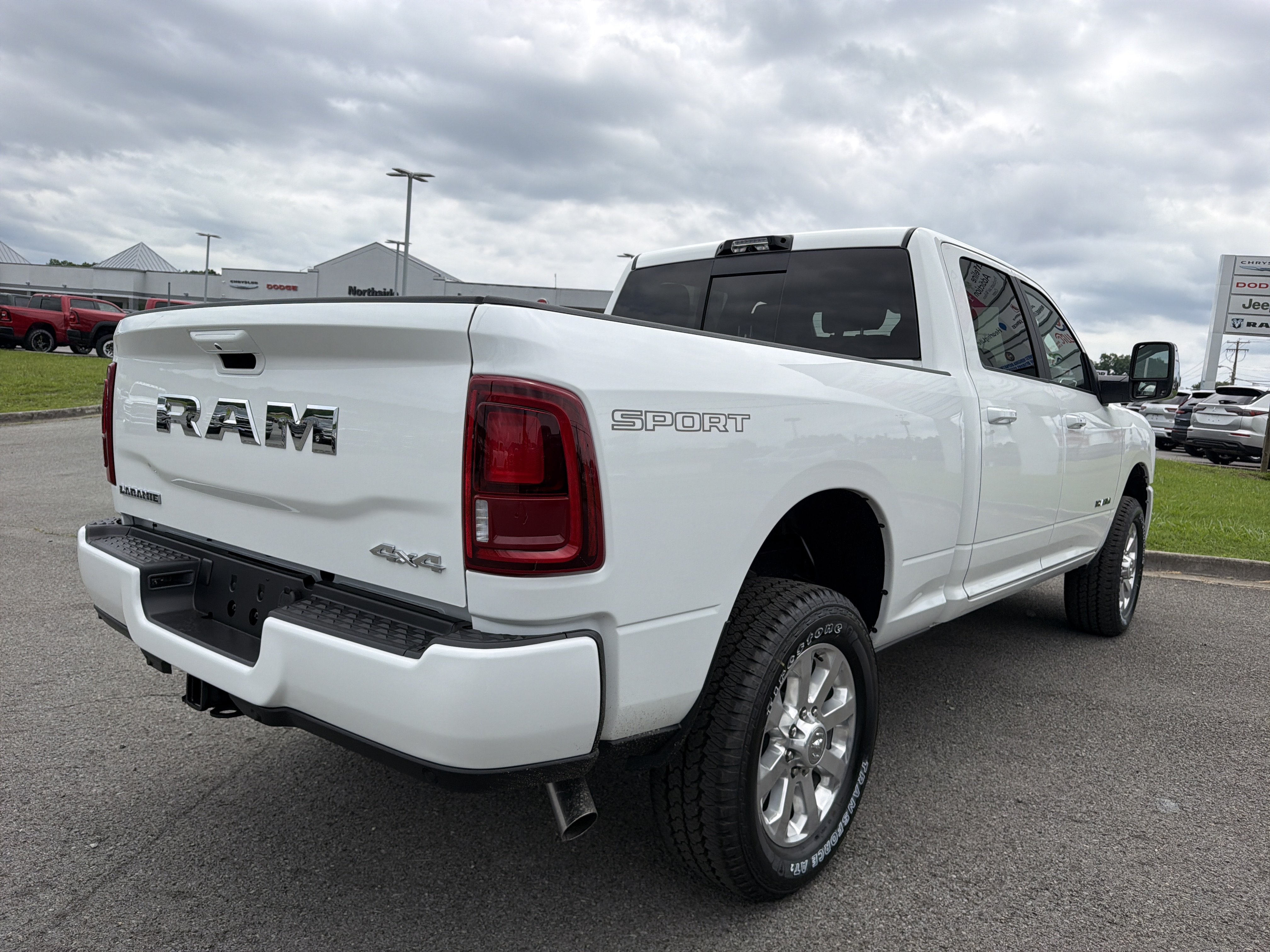 New 2026 RAM 2500 Laramie w/ Sport Appearance Package AWD/4WD image 7