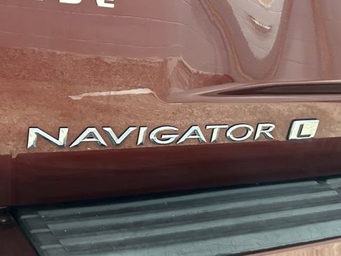 Used 2015 Lincoln Navigator L 4WD image 38