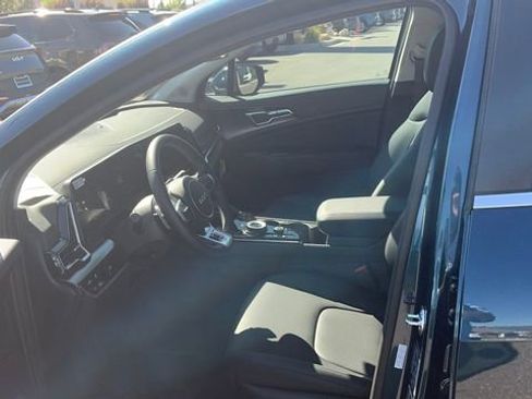 Certified 2025 Kia Sportage EX w/ EX Premium Package image 28