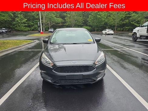 Used 2018 Ford Focus SE FWD image 11
