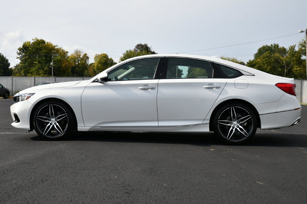Used 2021 Honda Accord Touring image 4