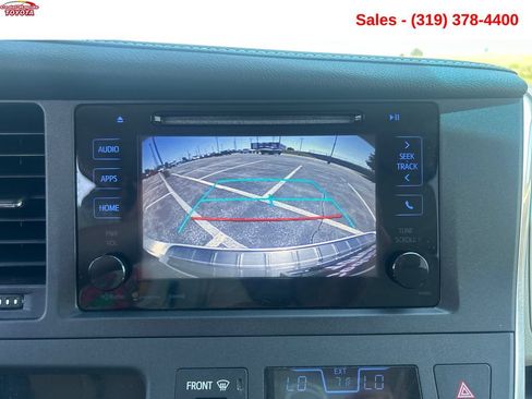 Used 2017 Toyota Sienna XLE FWD image 16