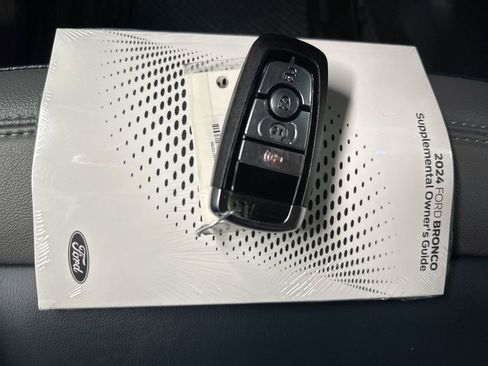 Used 2024 Ford Bronco Outer Banks image 43