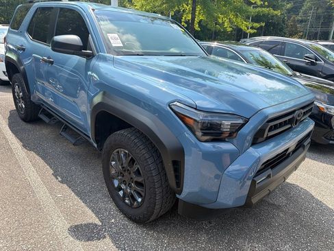 Used 2025 Toyota 4Runner SR5 RWD image 4
