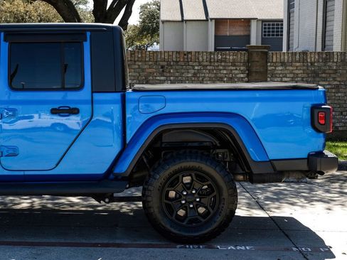 Used 2021 Jeep Gladiator Sport AWD/4WD image 22