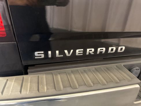 Used 2018 Chevrolet Silverado 1500 LT w/ Texas Edition image 14