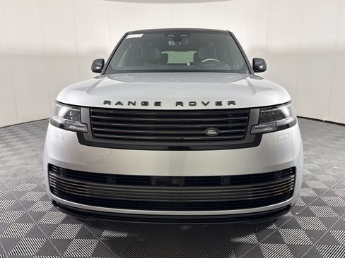 Used 2025 Land Rover Range Rover SV AWD/4WD image 6