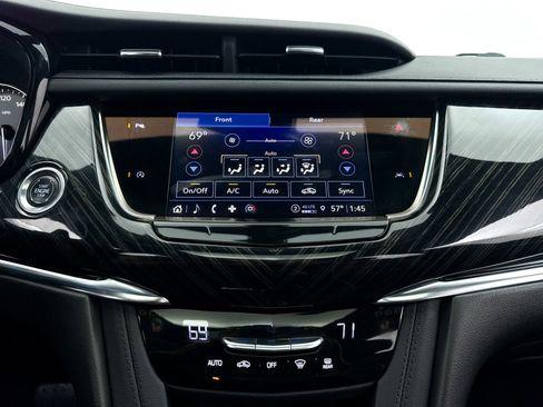 Used 2021 Cadillac XT6 Premium Luxury image 27