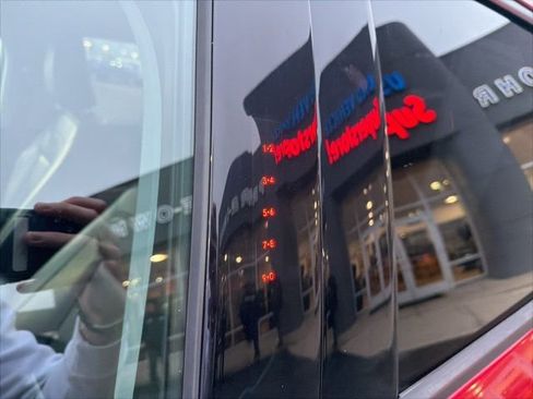 Used 2021 Ford Explorer XLT w/ Equipment Group 202A image 23