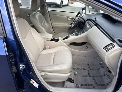 Used 2010 Toyota Prius Two image 9