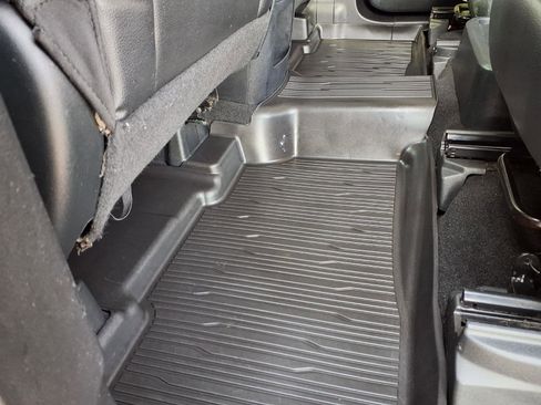 Used 2021 Ford Explorer XLT w/ Equipment Group 202A image 26