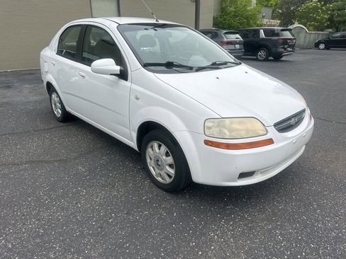 Used 2005 Chevrolet Aveo LS FWD image 3