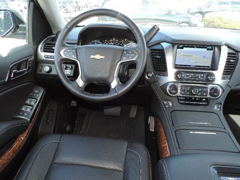 Used 2019 Chevrolet Suburban Premier image 20