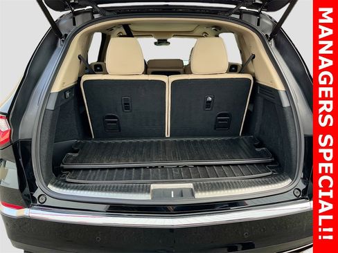 Used 2023 Acura MDX SH-AWD w/ Advance Package image 29
