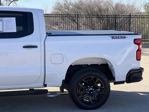 Used 2024 Chevrolet Silverado 1500 LT Trail Boss w/ Convenience Package II image 6