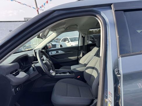 Used 2025 Ford Explorer Active image 13