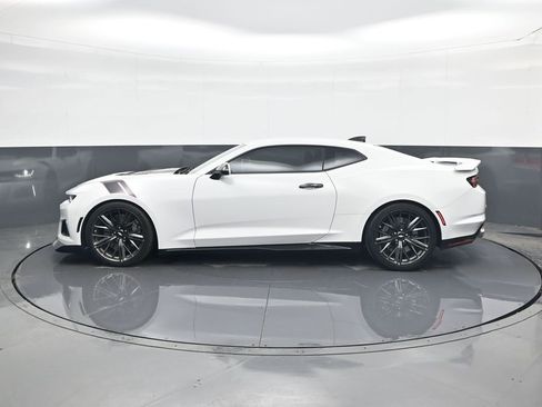 Used 2019 Chevrolet Camaro ZL1 image 4