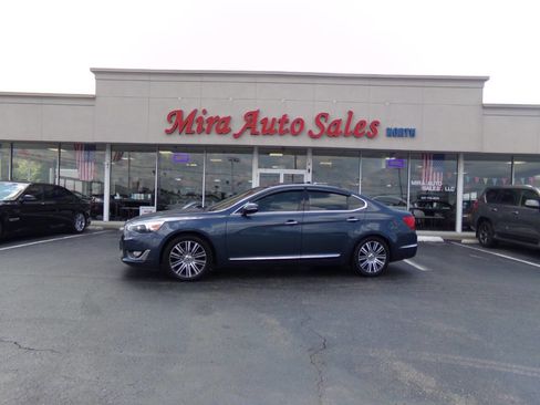 Used 2015 Kia Cadenza Premium w/ Luxury Package image 3