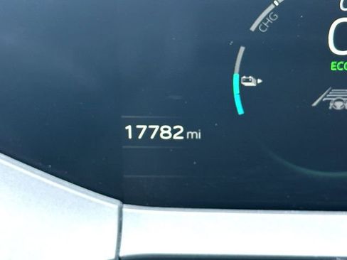 Used 2025 Toyota Prius Plug-In Hybrid FWD image 25