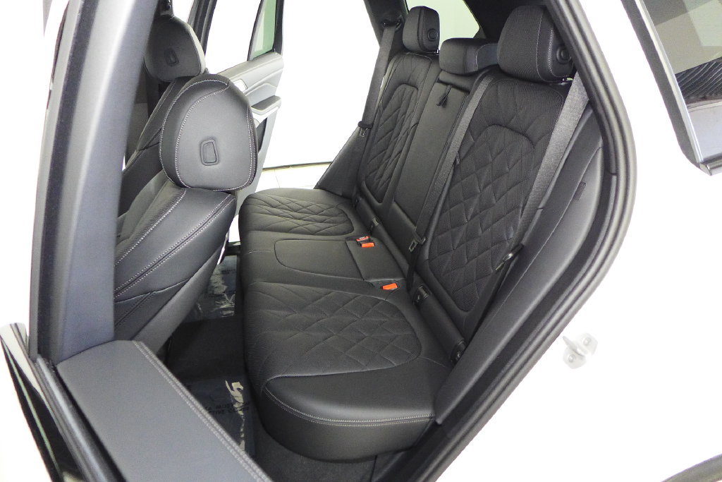Certified 2025 BMW X5 xDrive50e w/ M Sport Package AWD/4WD image 21