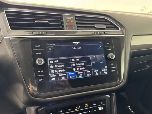 Used 2024 Volkswagen Tiguan SE image 16