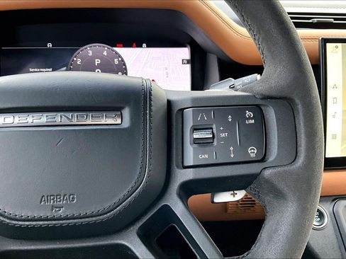 Used 2023 Land Rover Defender 110 V8 image 19