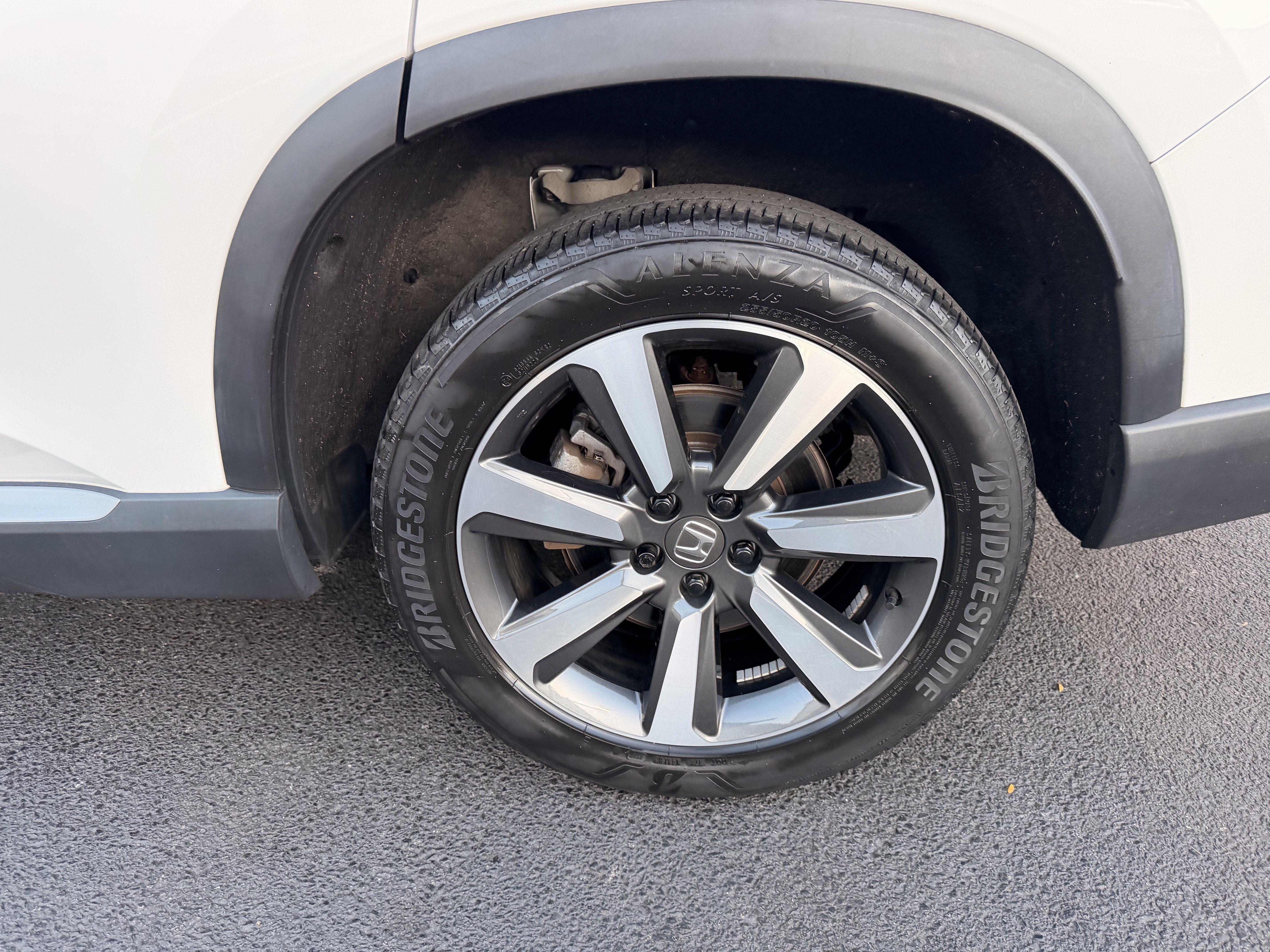 Used 2023 Honda Pilot Touring image 8
