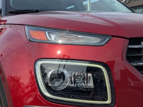 Certified 2024 Hyundai Venue Limited image 9