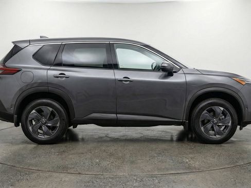 Used 2025 Nissan Rogue SV AWD/4WD image 11