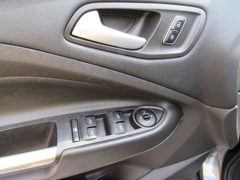 Used 2016 Ford Escape SE AWD/4WD image 16