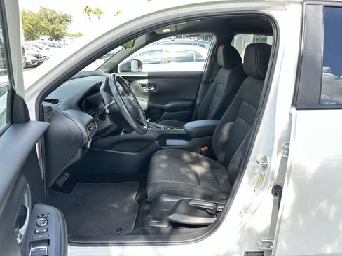 Used 2025 Honda HR-V Sport image 2