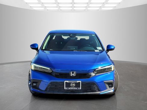 Used 2022 Honda Civic Touring image 3