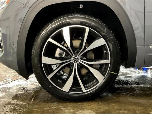 New 2026 Volkswagen Atlas Cross Sport SEL Premium R-Line image 14