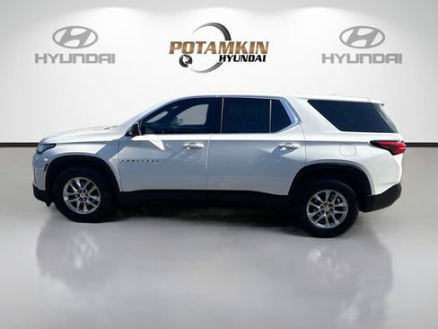 Used 2022 Chevrolet Traverse LS FWD image 8