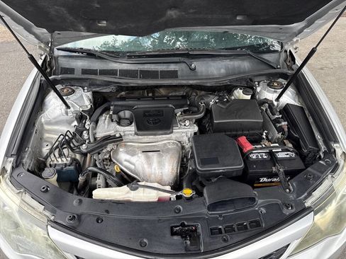 Used 2014 Toyota Camry L image 23