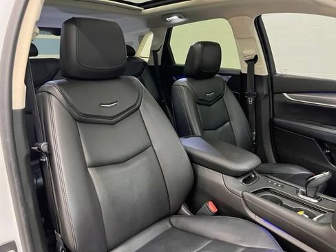 Used 2018 Cadillac XT5 Premium Luxury w/ Driver Assist Package AWD/4WD image 16