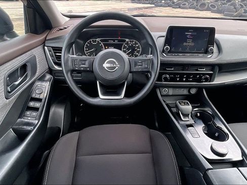 Used 2023 Nissan Rogue S AWD/4WD image 8