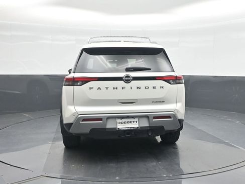Used 2024 Nissan Pathfinder Platinum FWD image 17
