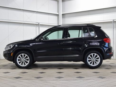 Used 2017 Volkswagen Tiguan Limited w/ Premium Package image 4