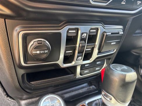 Used 2022 Jeep Wrangler Unlimited Sahara 4xe image 33