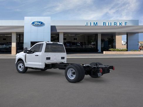 New 2026 Ford F350 XL w/ XL Chrome Package RWD image 4