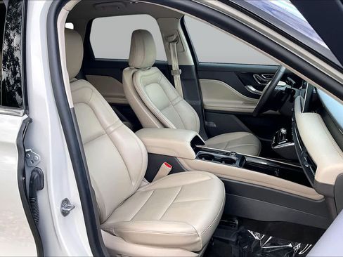 Used 2023 Lincoln Corsair FWD image 8