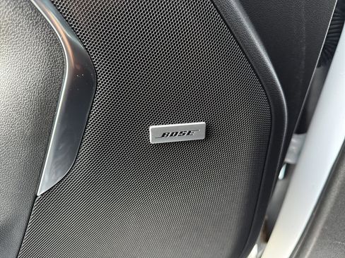 Used 2023 Chevrolet Suburban Premier image 39