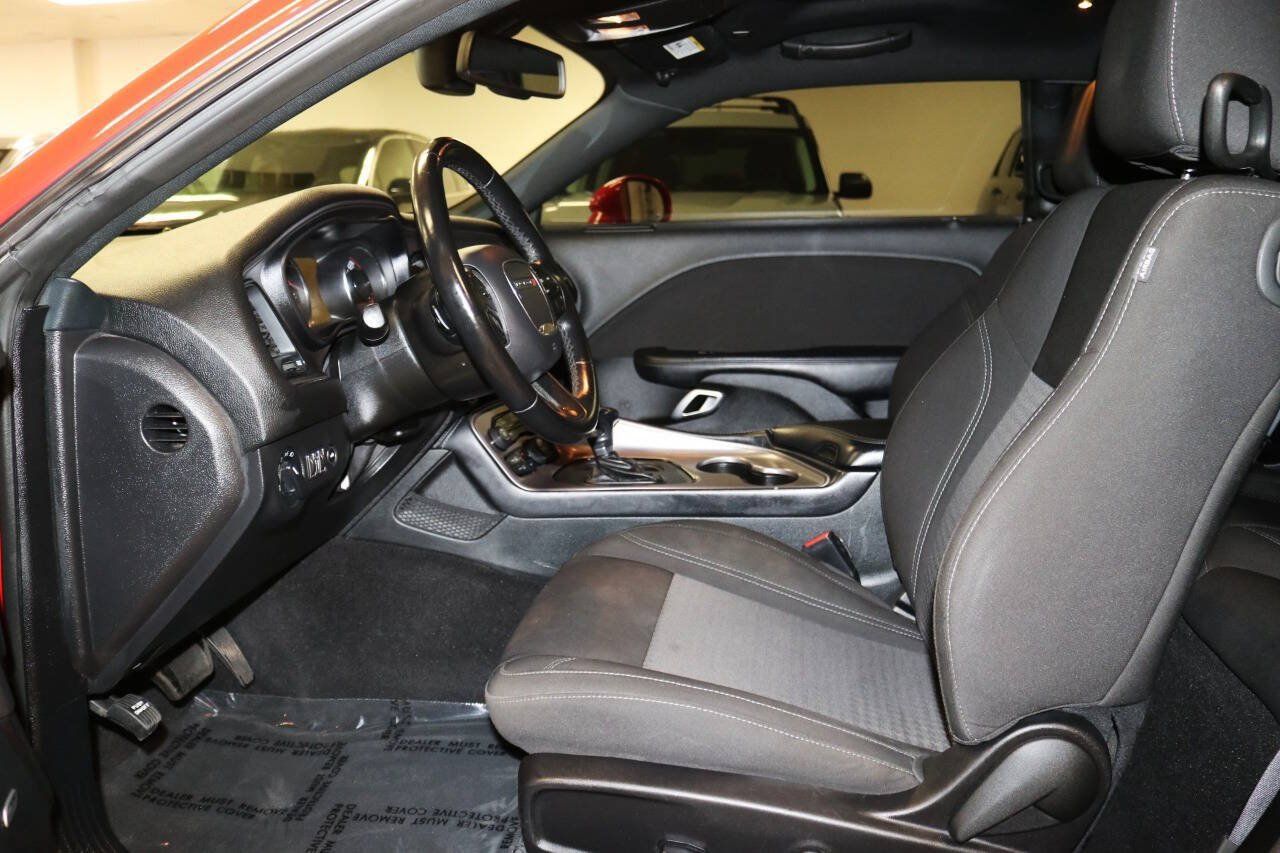 Used 2023 Dodge Challenger SXT RWD image 13