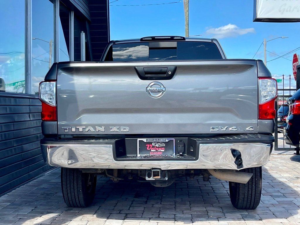 Used 2017 Nissan Titan SV AWD/4WD image 9