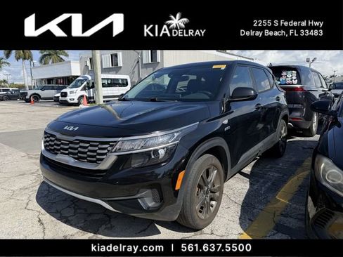 Used 2023 Kia Seltos LX AWD/4WD image 4