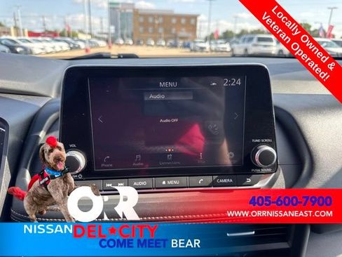 Used 2024 Nissan Rogue SV FWD image 23
