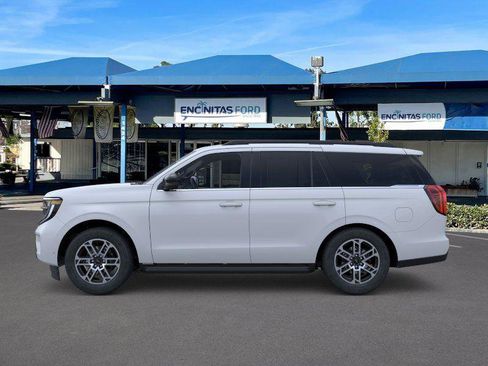 New 2026 Ford Expedition Active image 3