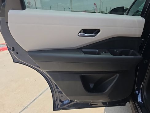New 2026 Nissan Pathfinder SL FWD image 40