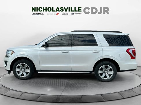 Used 2019 Ford Expedition XLT w/ Equipment Group 202A RWD image 2